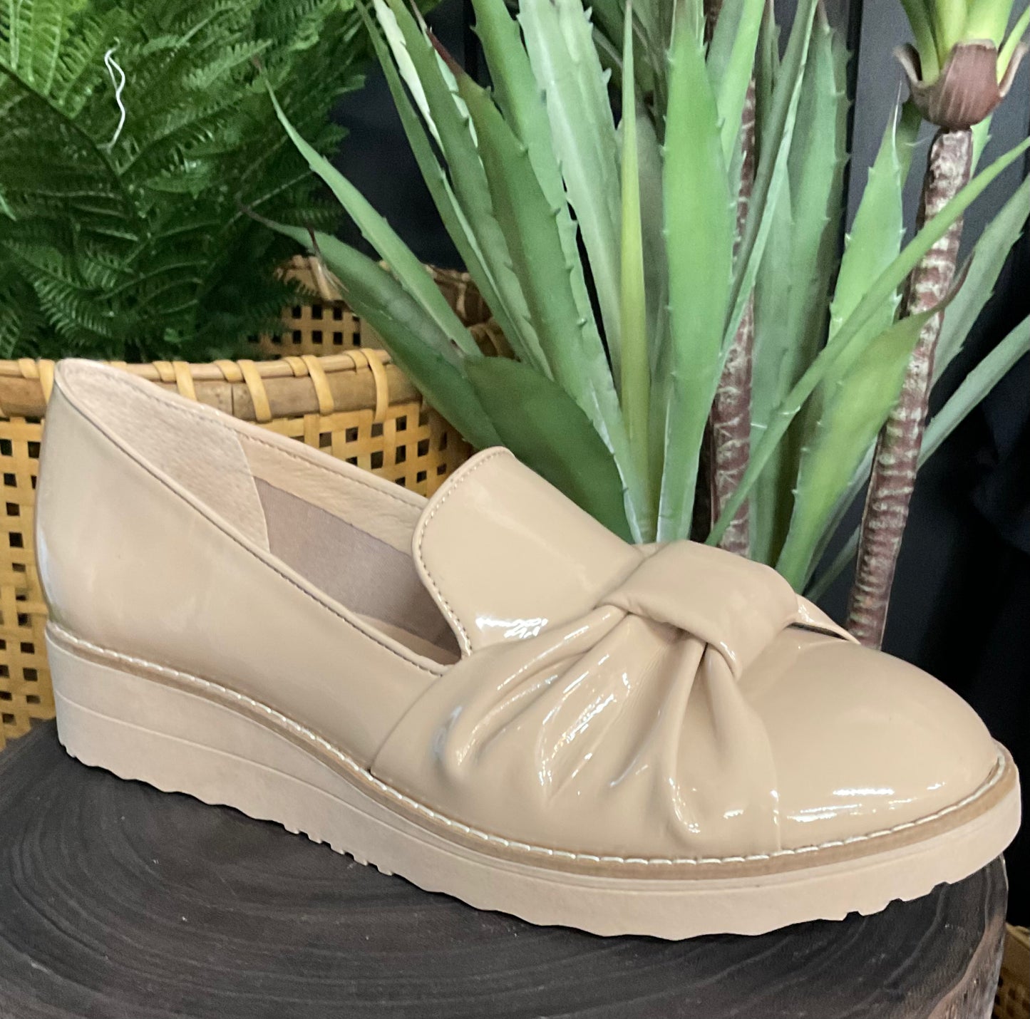 Ovsia Cafe Cafe Sole Patent Leather