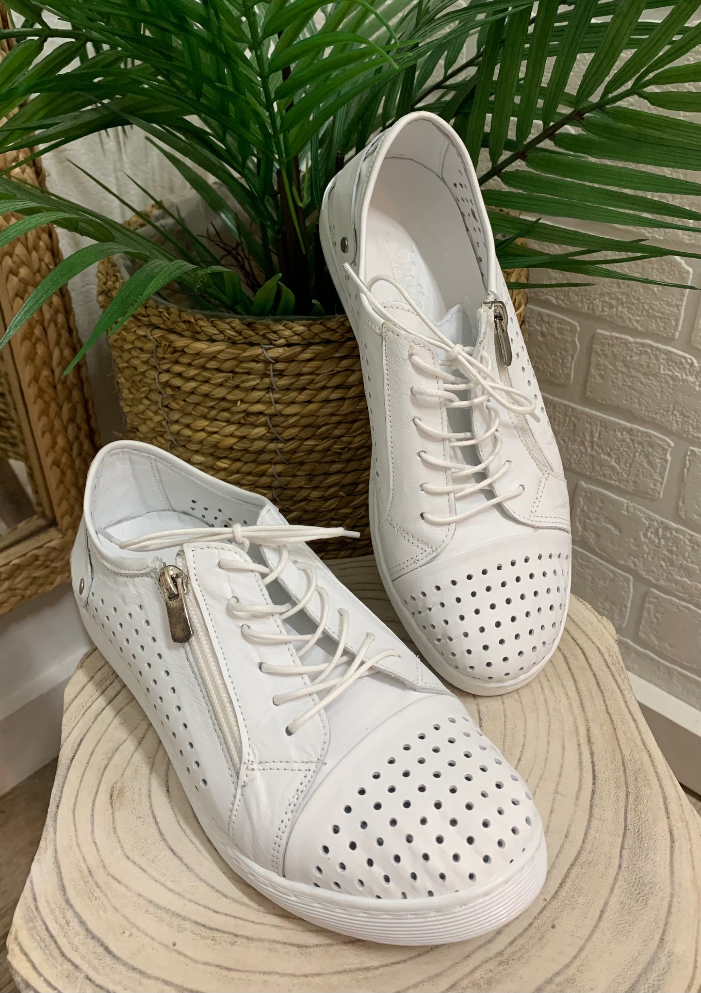 Cabello EG17 - Emelda's Shoes