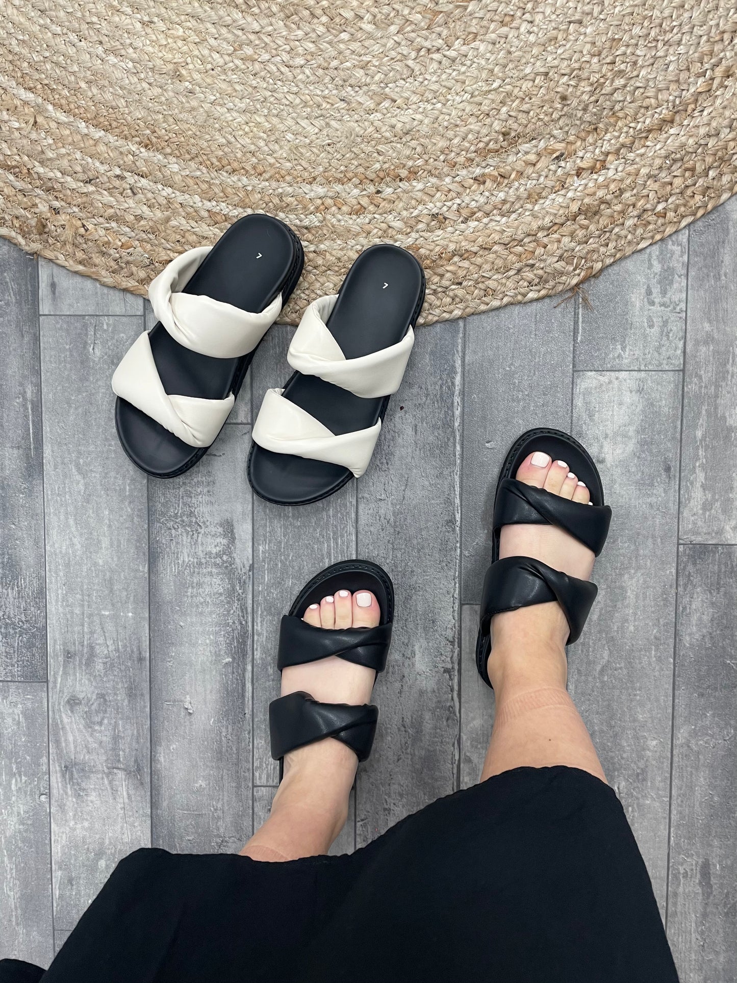 Abbie Slides - Emelda's Shoes