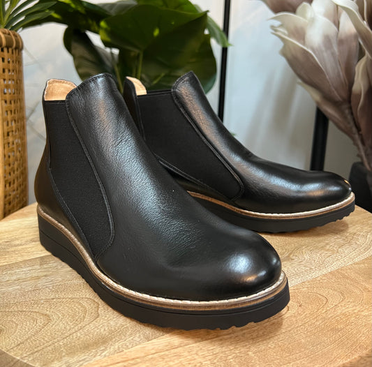 Osiel-TO - Emelda's Shoes