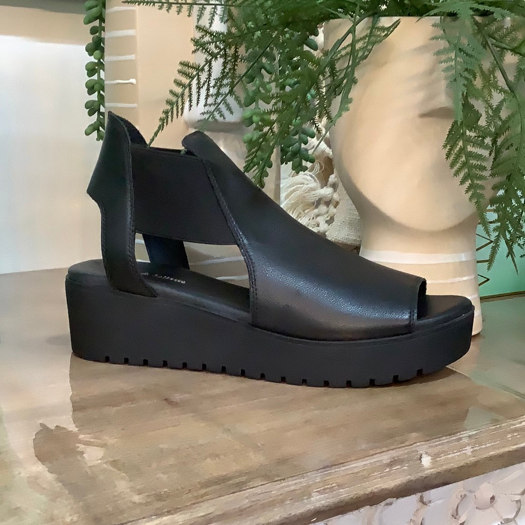 Django and Juliette Ozie Blk - Emelda's Shoes