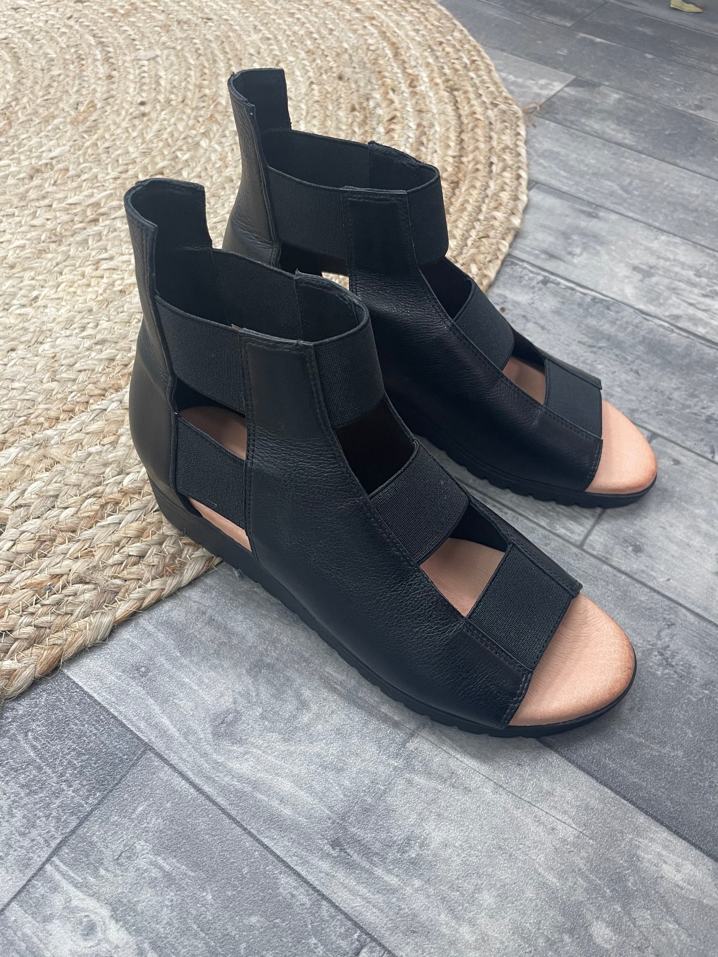 Macaron Sandal - Emelda's Shoes