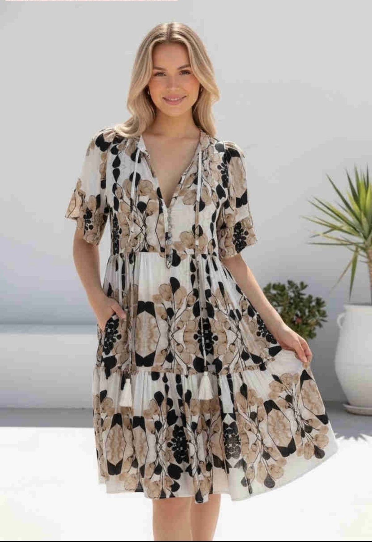 Tora Print Short Dress Beige