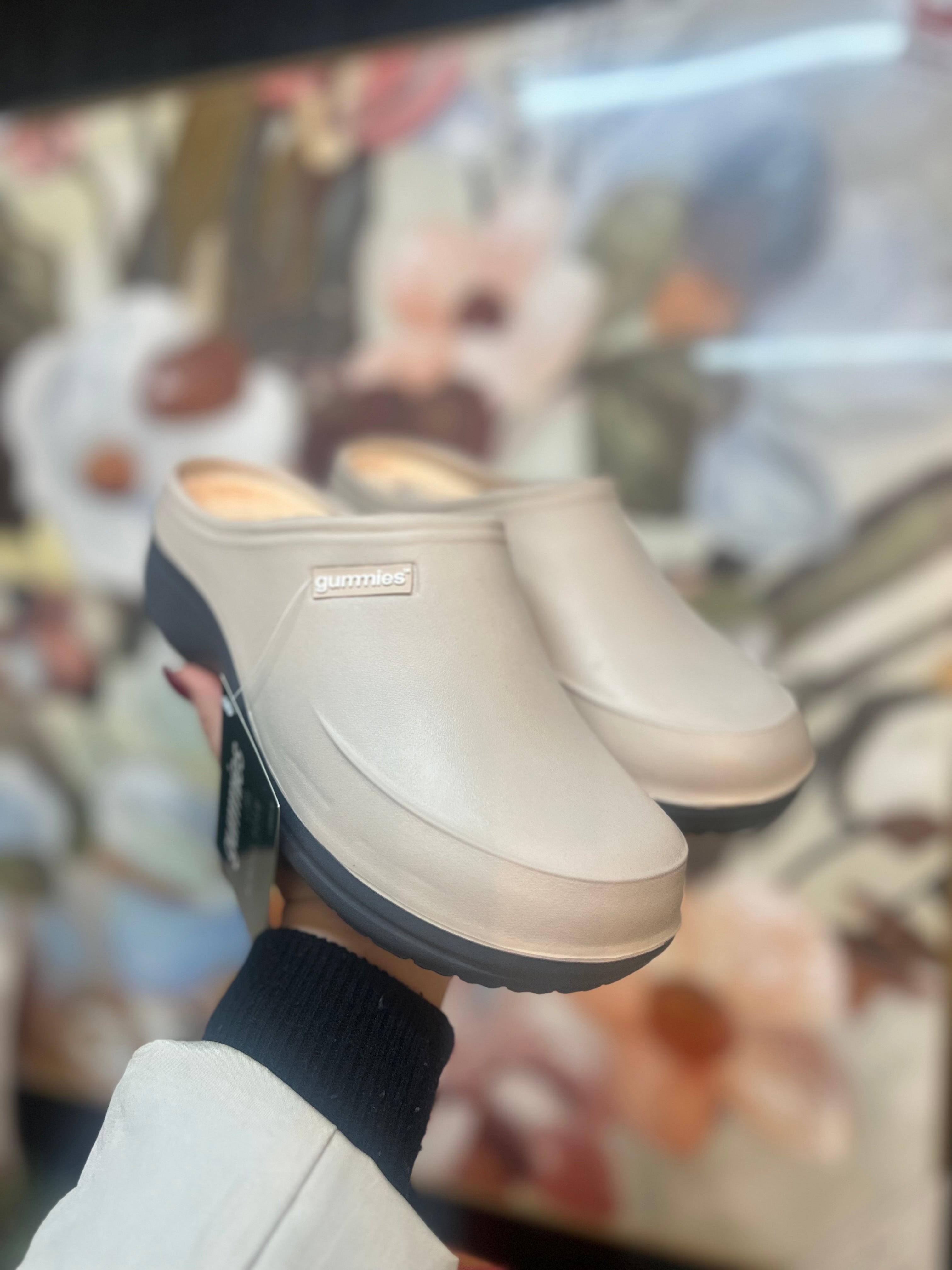 Gummies Taupe - Emelda's Shoes