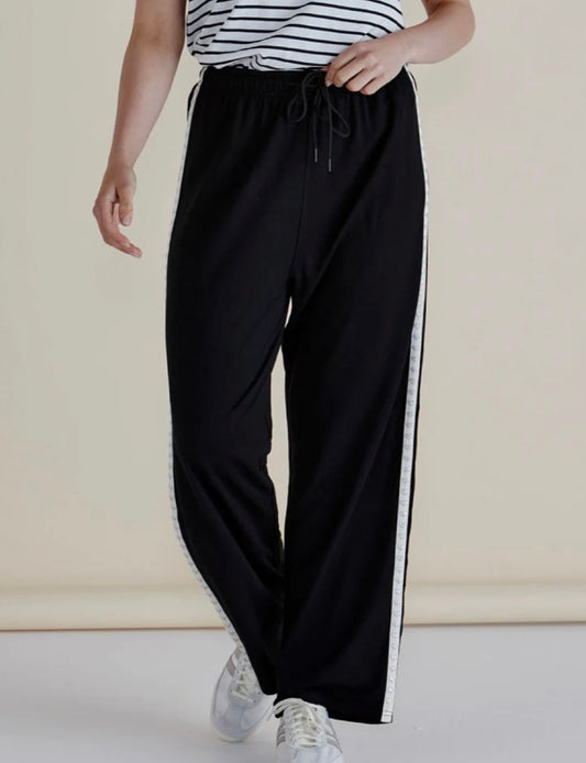 Evelyn Jogger Black