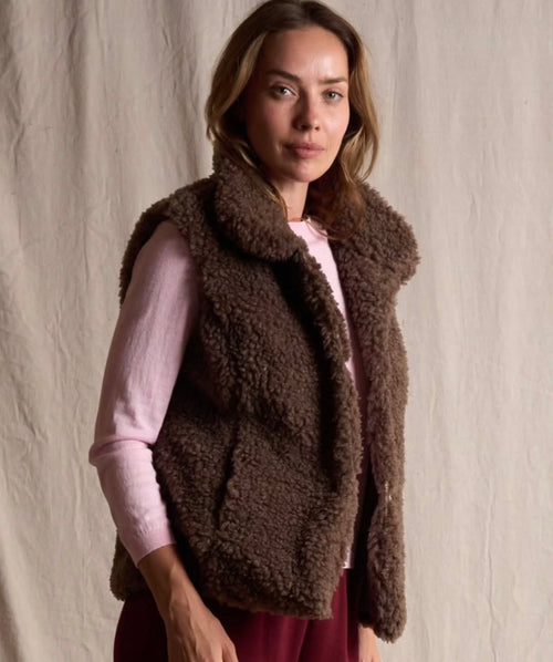 Bailey Vest Chocolate - Emelda's Shoes
