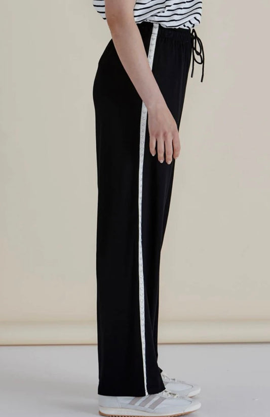 Evelyn Jogger Black