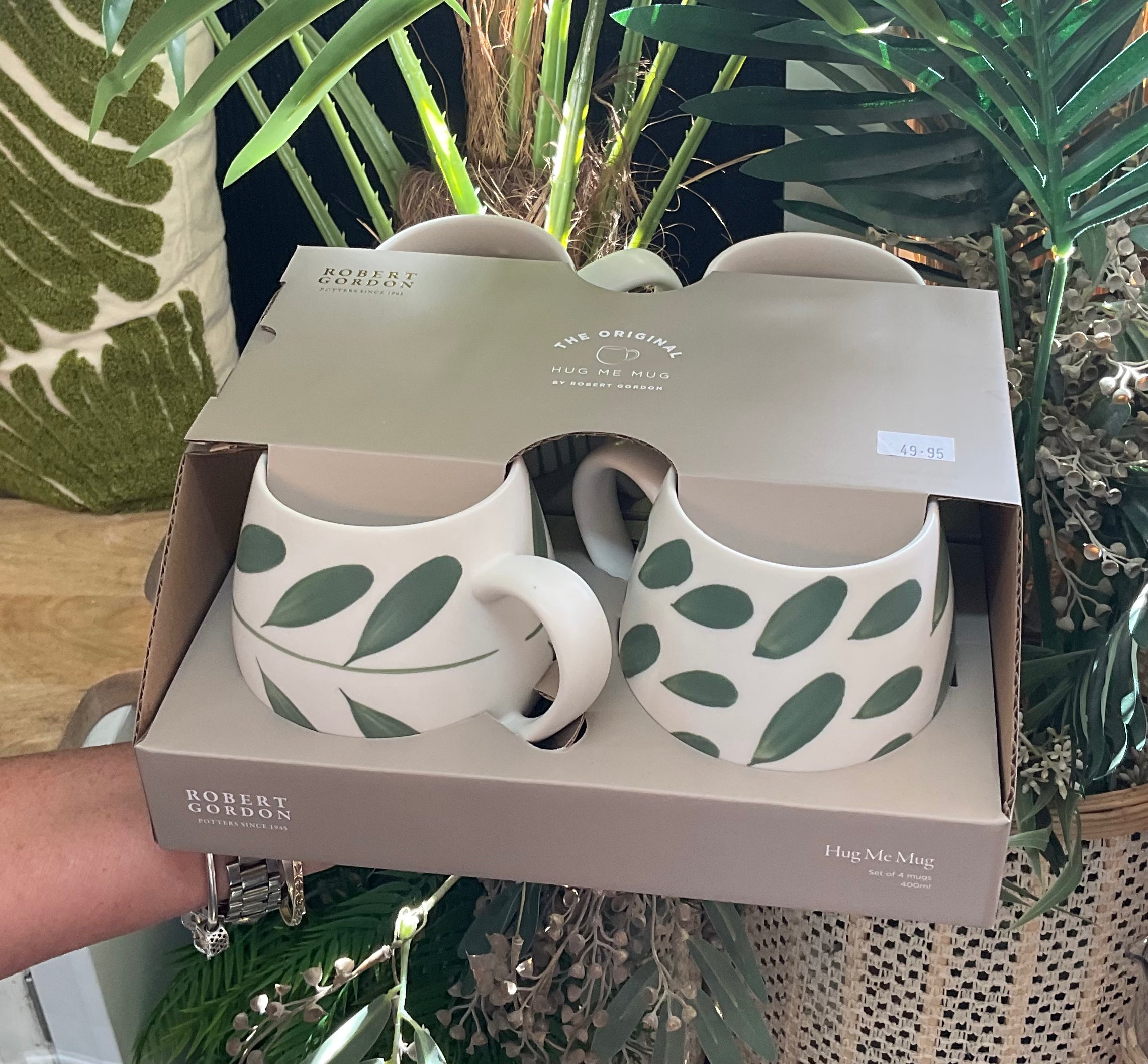 Hug Me Mug-Olive Brush Set of 4 mugs 400ml - Emelda's Shoes