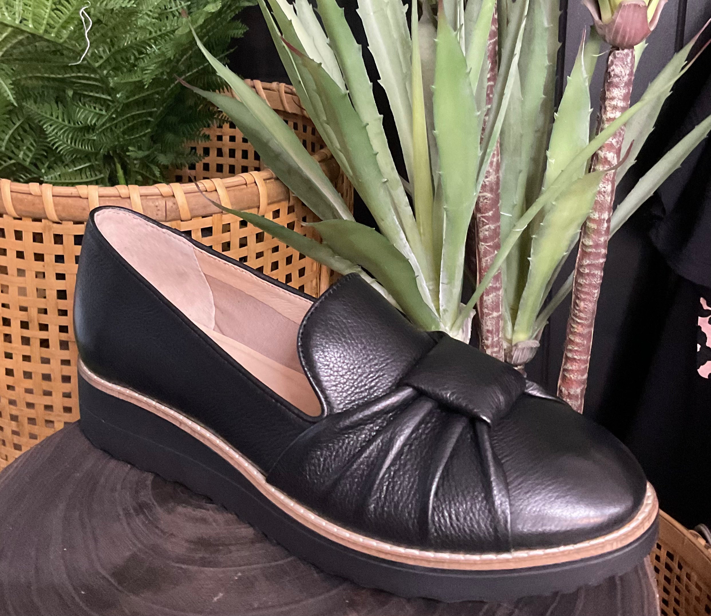 Ovsia Black Leather - Emelda's Shoes