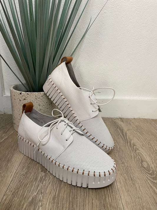 Batu Sneaker - Emelda's Shoes