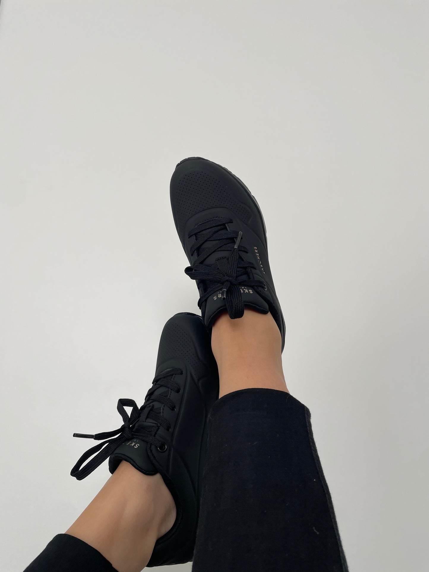 UNO Stand on Air Black – Emelda's Shoes