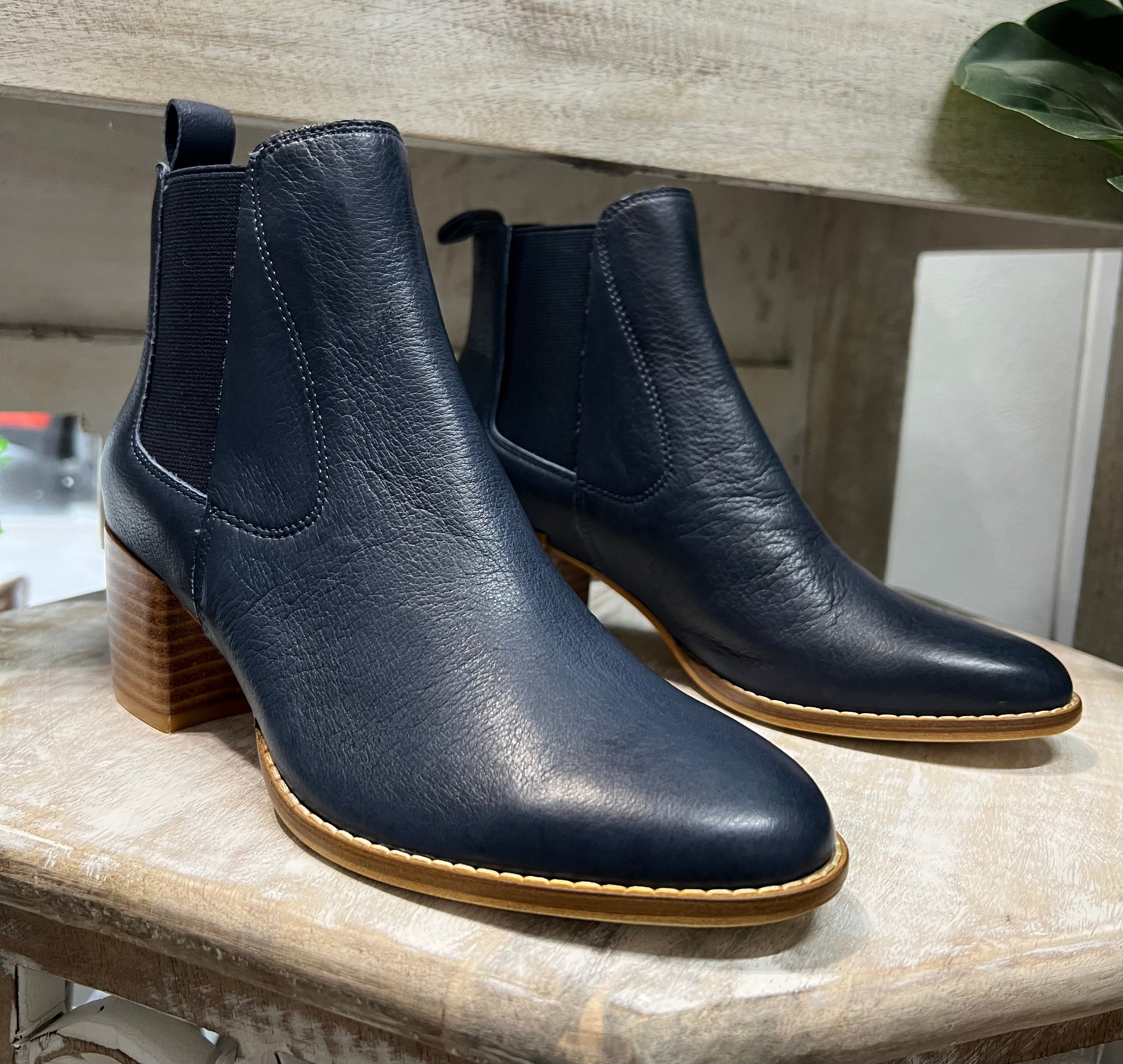MOSHA-DJ - Emelda's Shoes
