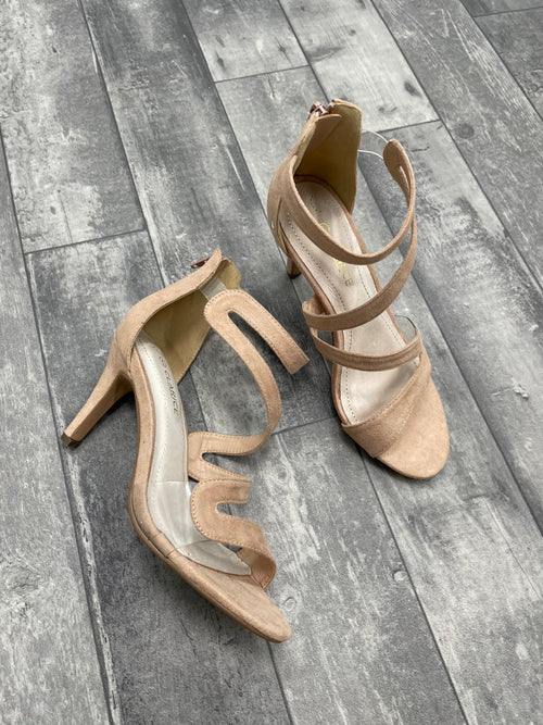 Adeer Heel - Emelda's Shoes